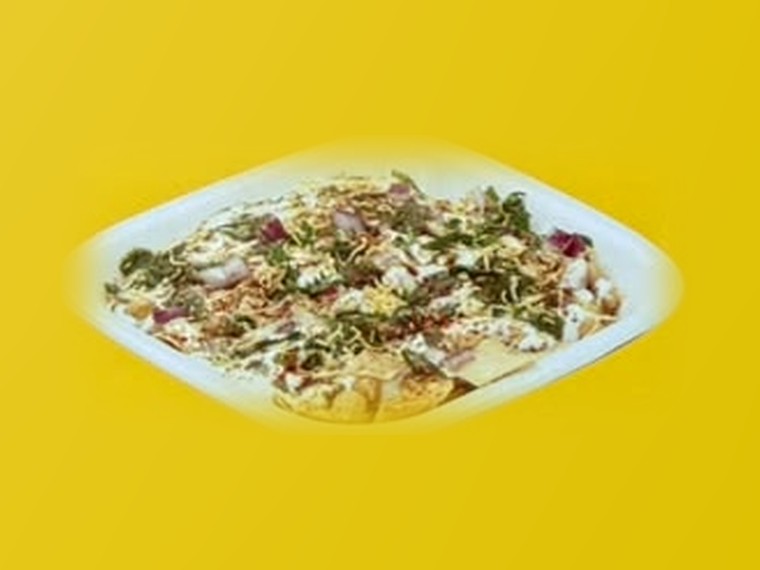 Papadi chat with yogurt and tamarind